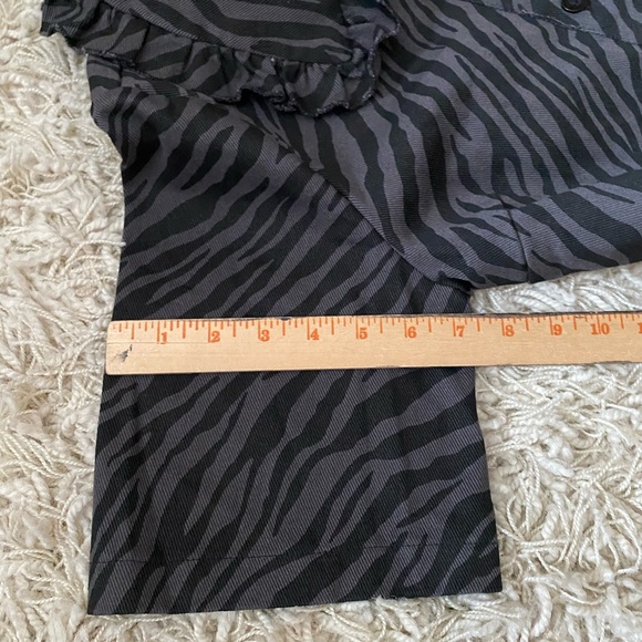 Nasty Gal collection cropped women’s collar blazer button down, 6, zebra print - Picture 8 of 16